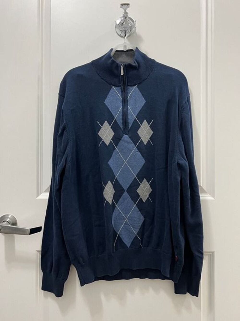 Izod Men’s Zip Mock Neck Pullover Sweater (Size L)